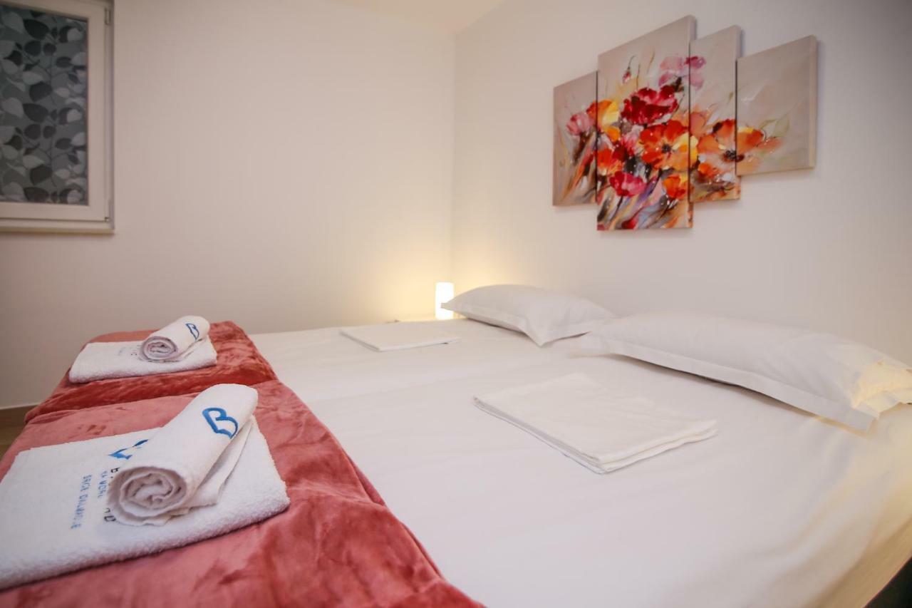 Apartamento Apartman L&A Biograd Na Moru Exterior foto